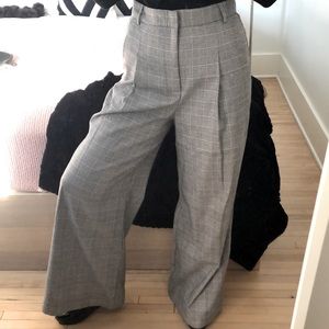 High-Waisted, black and white plaid slacks